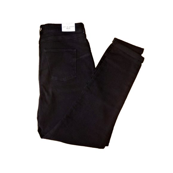 NEW LOOK LIFT & SHAPE HIGH WAIST MOM JEANS, BLACK - Picture 3 of 7
